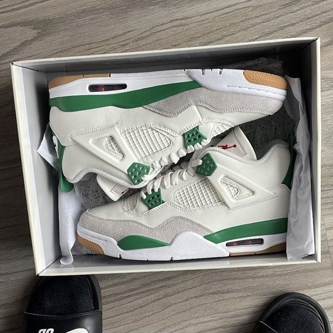 AJ 4 Retro Pine Green x SB